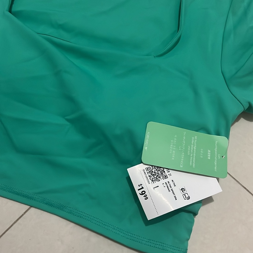 Tops - Picture 2 of 3